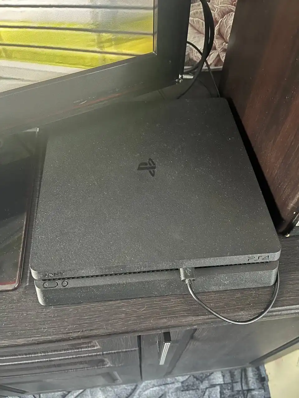 Продам PlayStation 4 - Игровые приставки (Электроника) в Новокузнецк