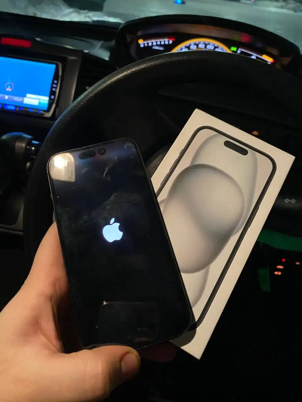 iPhone 15 128GB и iPhone 11 Pro Max 256GB - Смартфоны (Электроника) в Новокузнецк