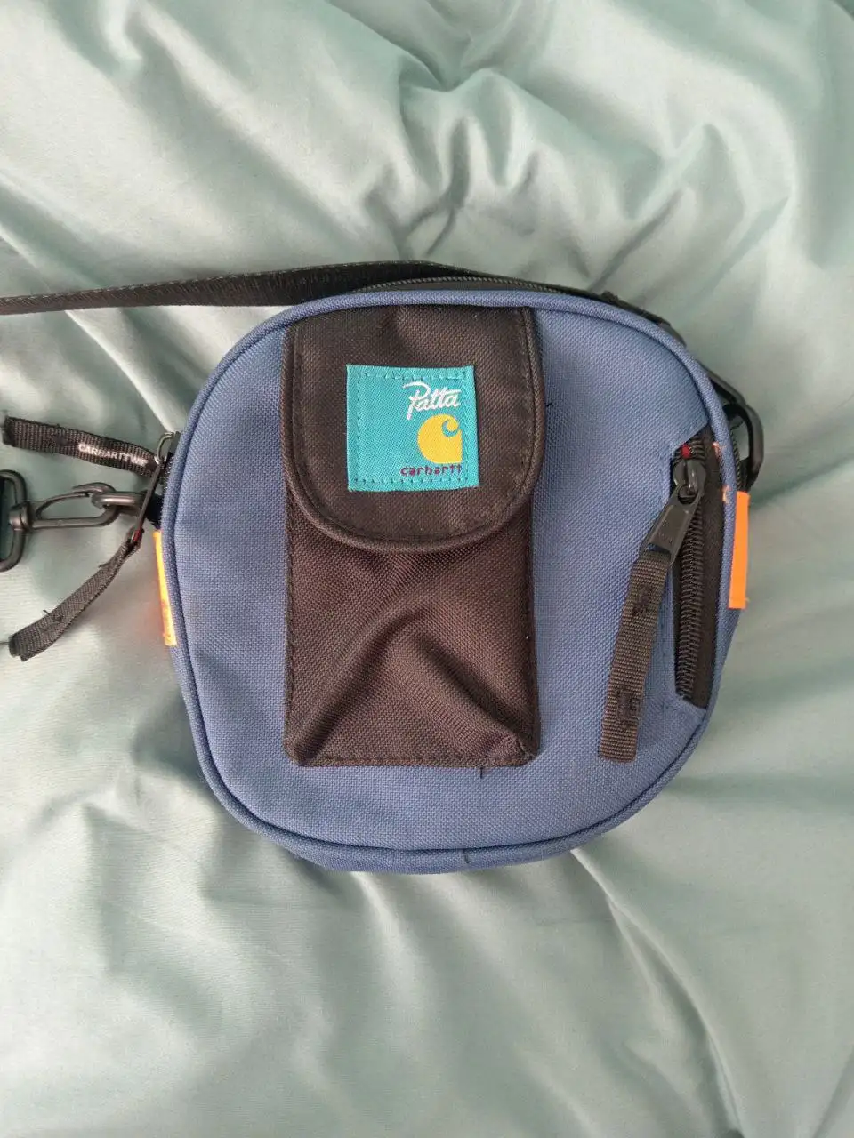 Оригинальная сумка Carhartt в идеальном состоянии - Сумки (Одежда) в Новокузнецк