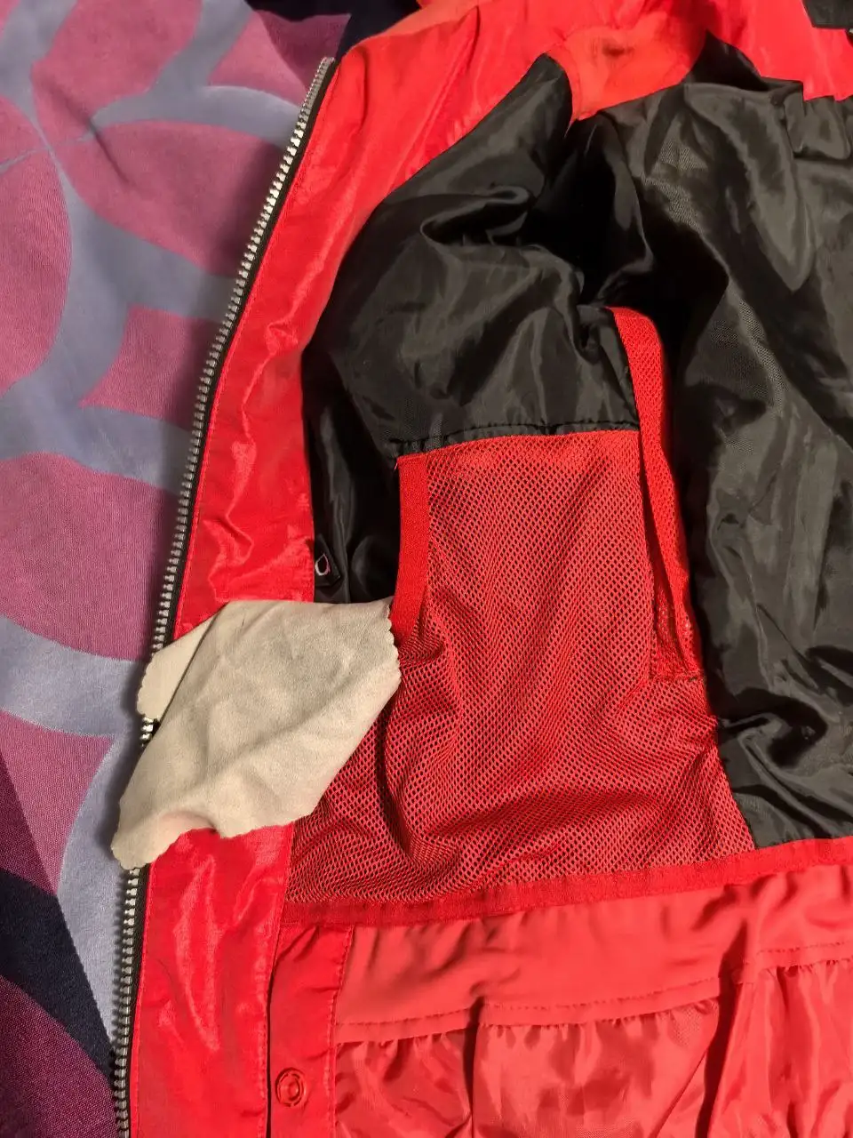 Горнолыжная куртка в отличном состоянии - Спортивная одежда (Одежда) в Новокузнецк