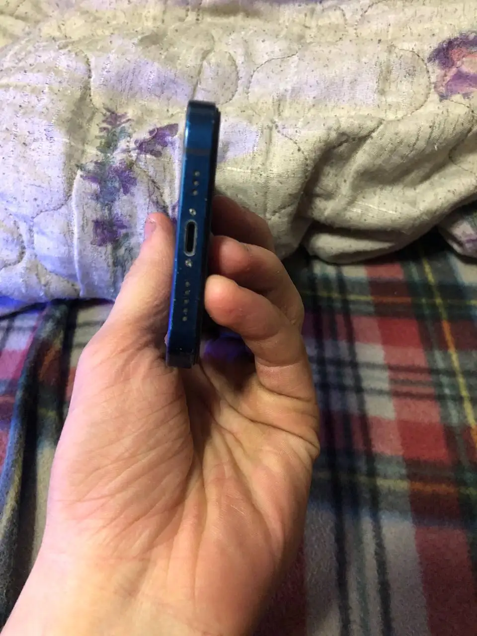 Обмен iPhone 12 с доплатой на модель выше - Смартфоны и телефоны (Электроника) в Новокузнецк