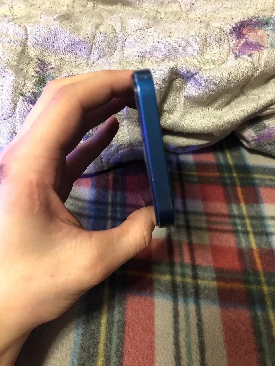 Обмен iPhone 12 с доплатой на модель выше - Смартфоны и телефоны (Электроника) в Новокузнецк