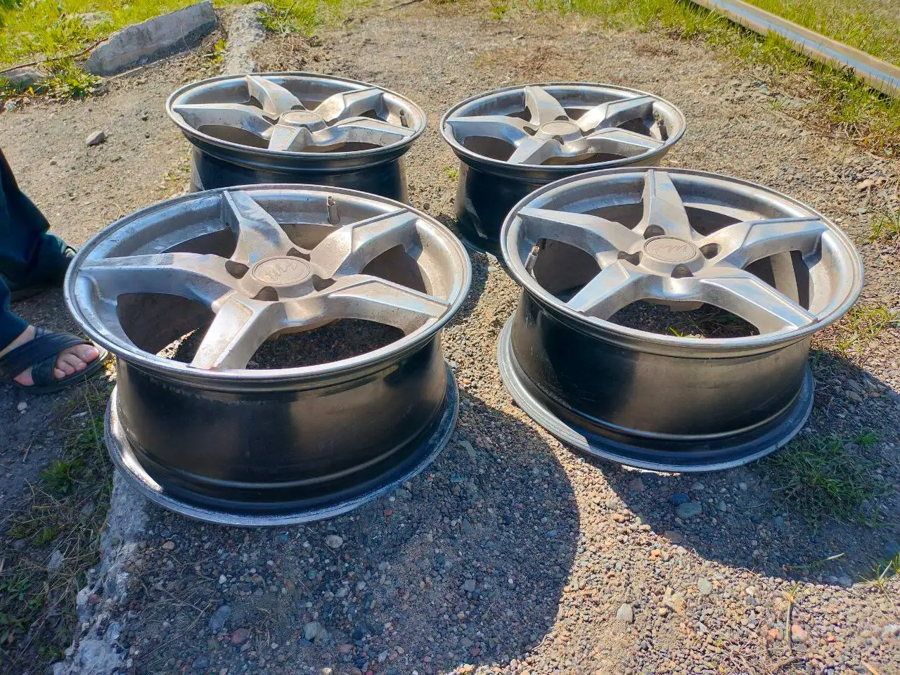 Диски R15 4x100 с незначительным повреждением - Диски (Запчасти) в Новокузнецк