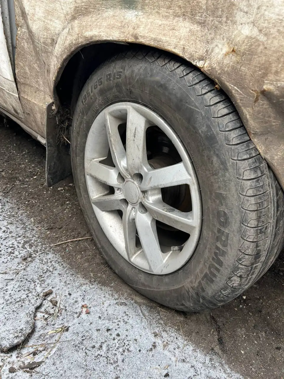 Продам R15 резина и диски - Шины и диски (Авто) в Новокузнецк