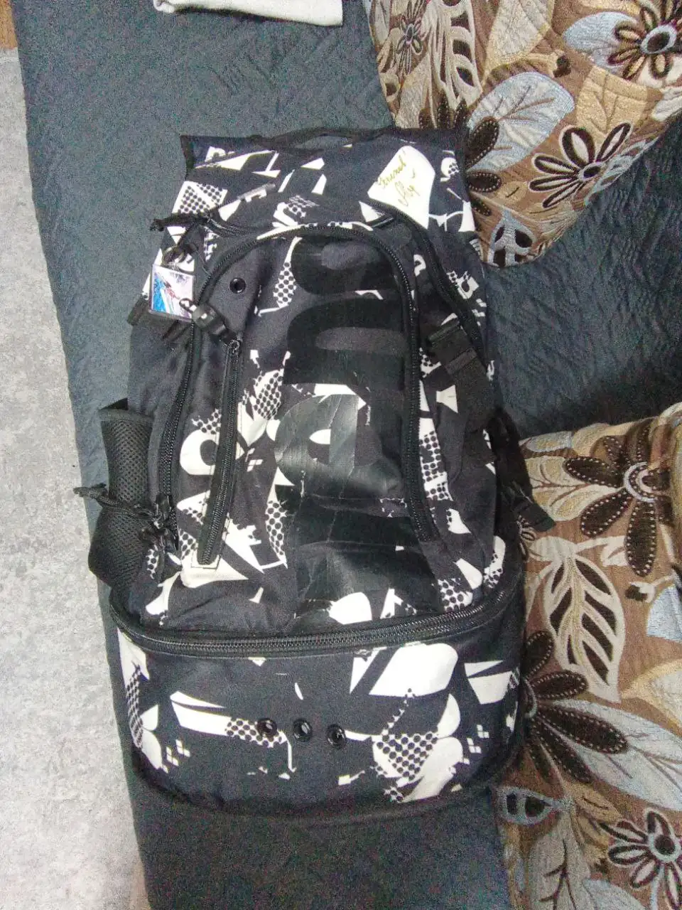 Продам спортивный рюкзак Arena с автографом спортсменки - Барахолка в Новокузнецк