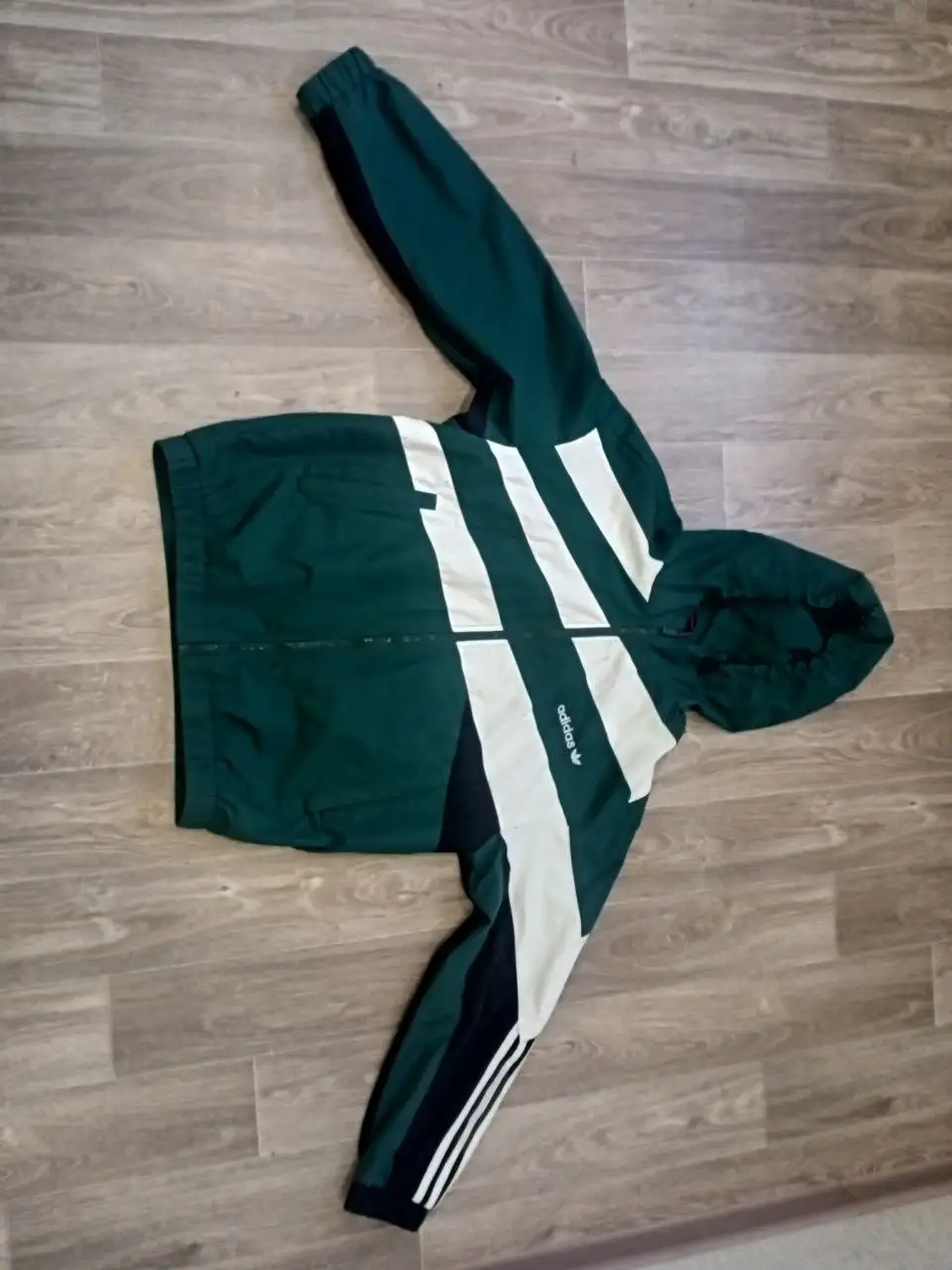 Продам ветровку adidas - Верхняя одежда (Одежда) в Новокузнецк