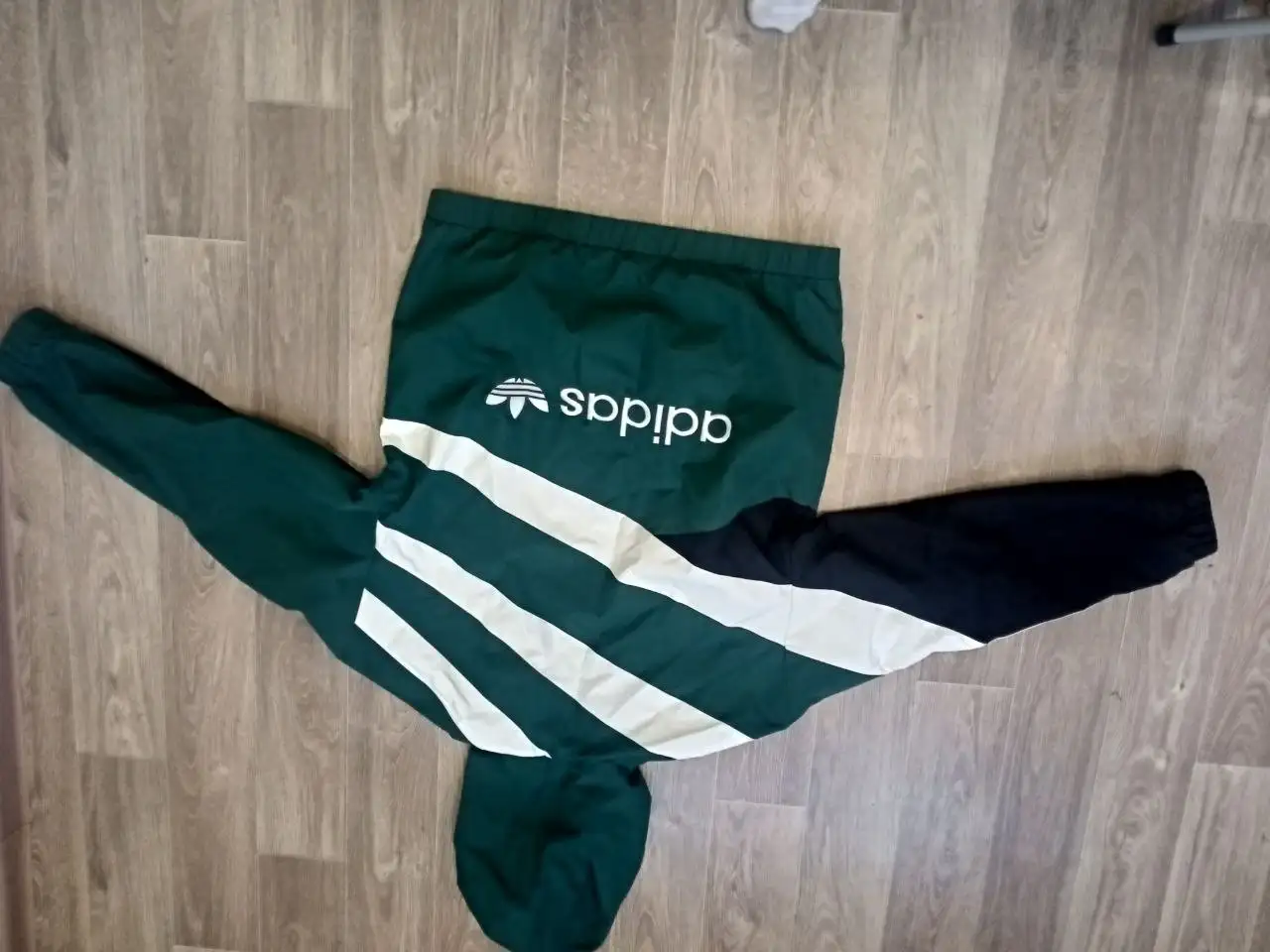 Продам ветровку adidas - Верхняя одежда (Одежда) в Новокузнецк