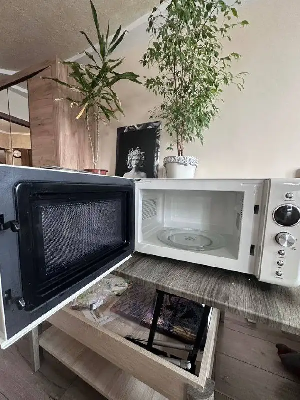 Отдам даром микроволновую печь - Техника для кухни (Барахолка) в Новокузнецк