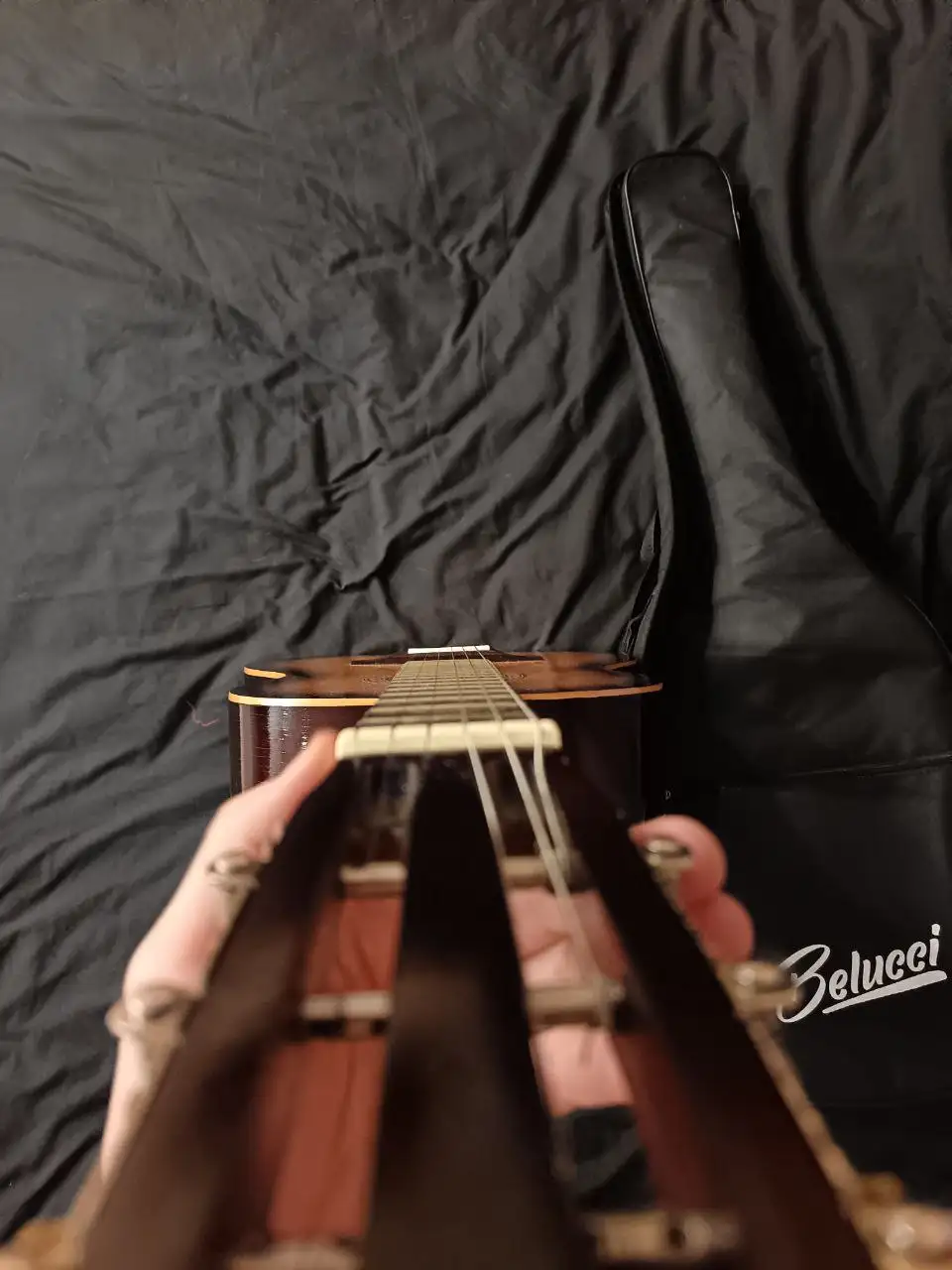 Продажа гитары с хорошим звучанием - Музыкальные инструменты (Хобби и отдых) в Новокузнецк