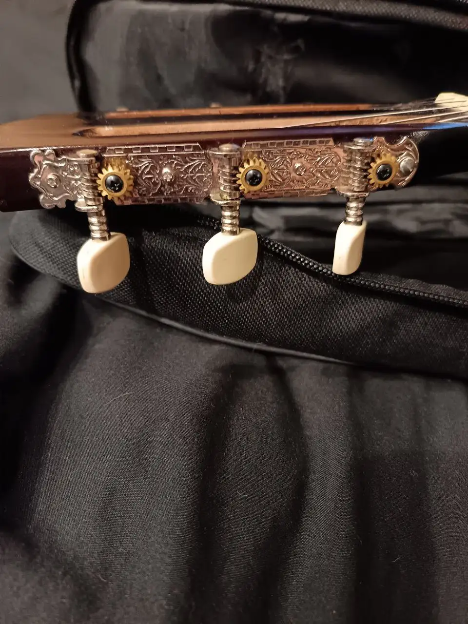 Продажа гитары с хорошим звучанием - Музыкальные инструменты (Хобби и отдых) в Новокузнецк