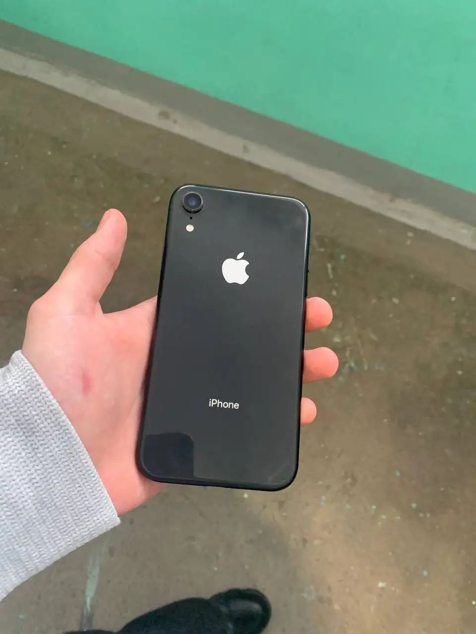 Продажа или обмен iPhone XR 128Gb черный - Смартфоны (Электроника) в Новокузнецк