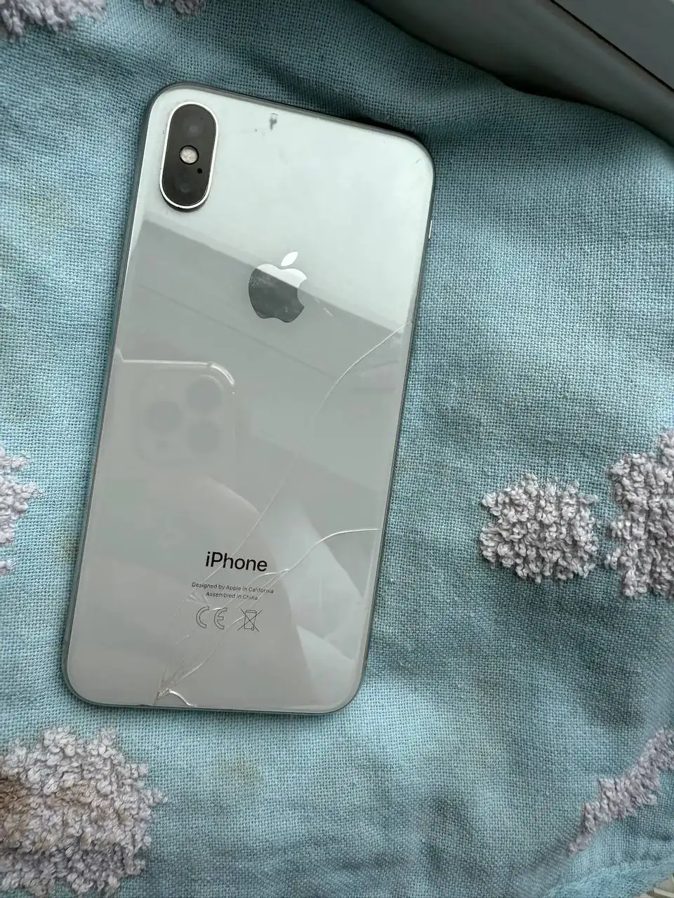 Продам iPhone X с АКБ 79%, коробкой и небольшим сколом - Смартфоны (Электроника) в Новокузнецк