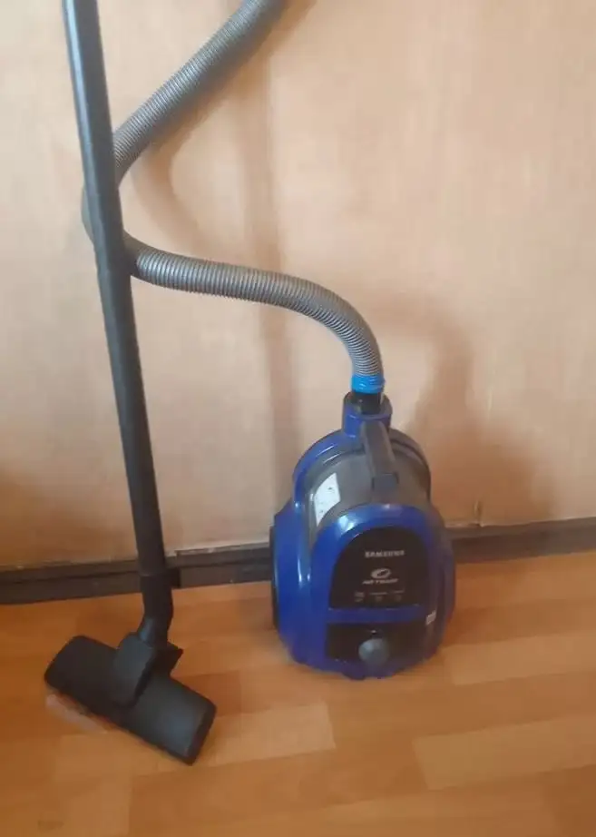 Отдам обогреватель, чайник и пылесос - Барахолка в Новокузнецк