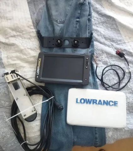 Эхолот Lowrance Elite 9 Ti2 с полным комплектом - Рыболовное оборудование в Новокузнецк
