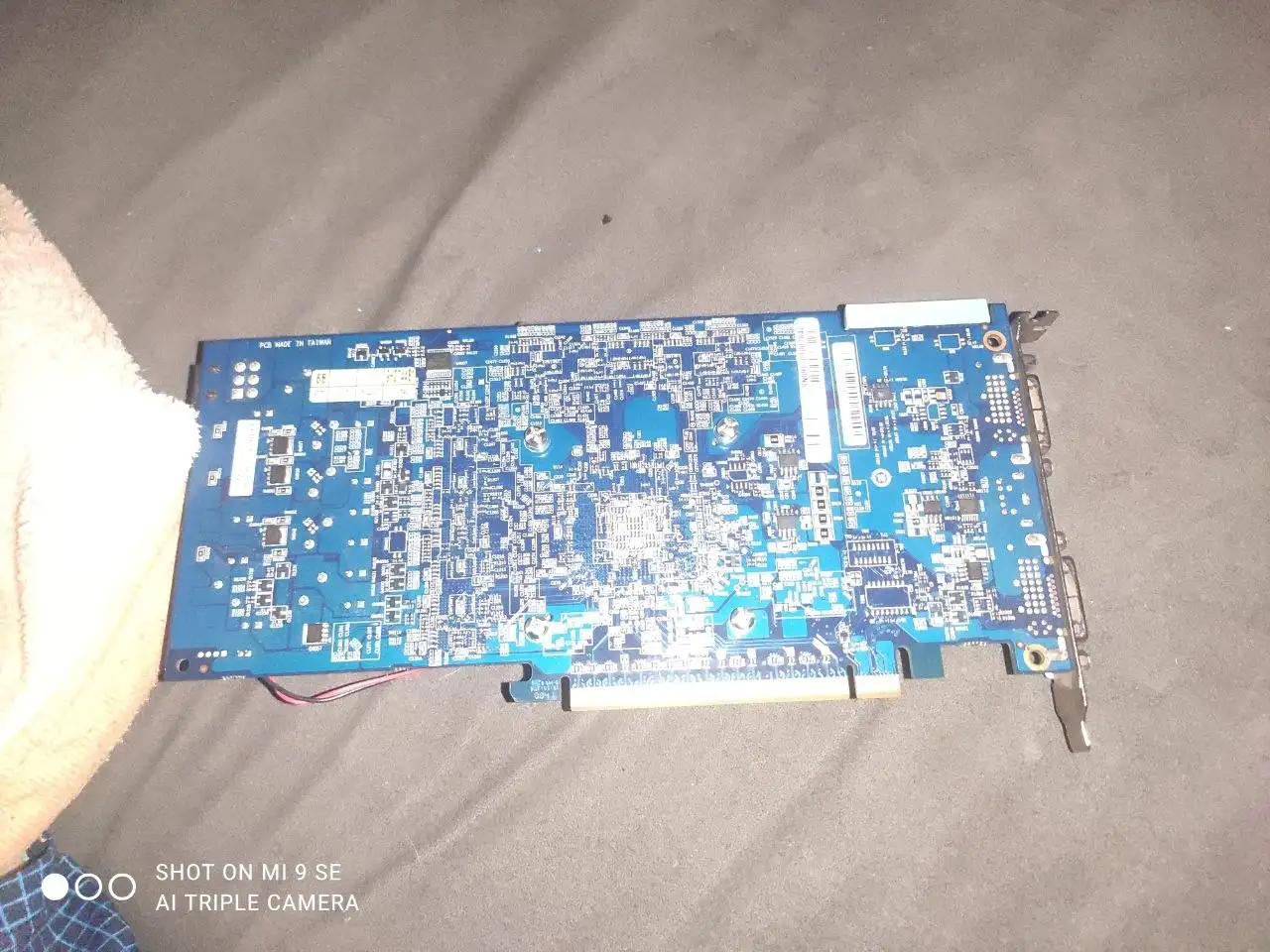 Продажа книги 4 шкаф и видеокарты - Книги и видеокарты (Барахолка) в Новокузнецк