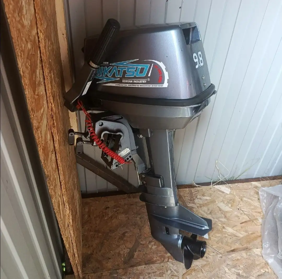 Продам мотор для лодки кореец mikatsu 9.8 - Лодочные моторы (Барахолка) в Новокузнецк