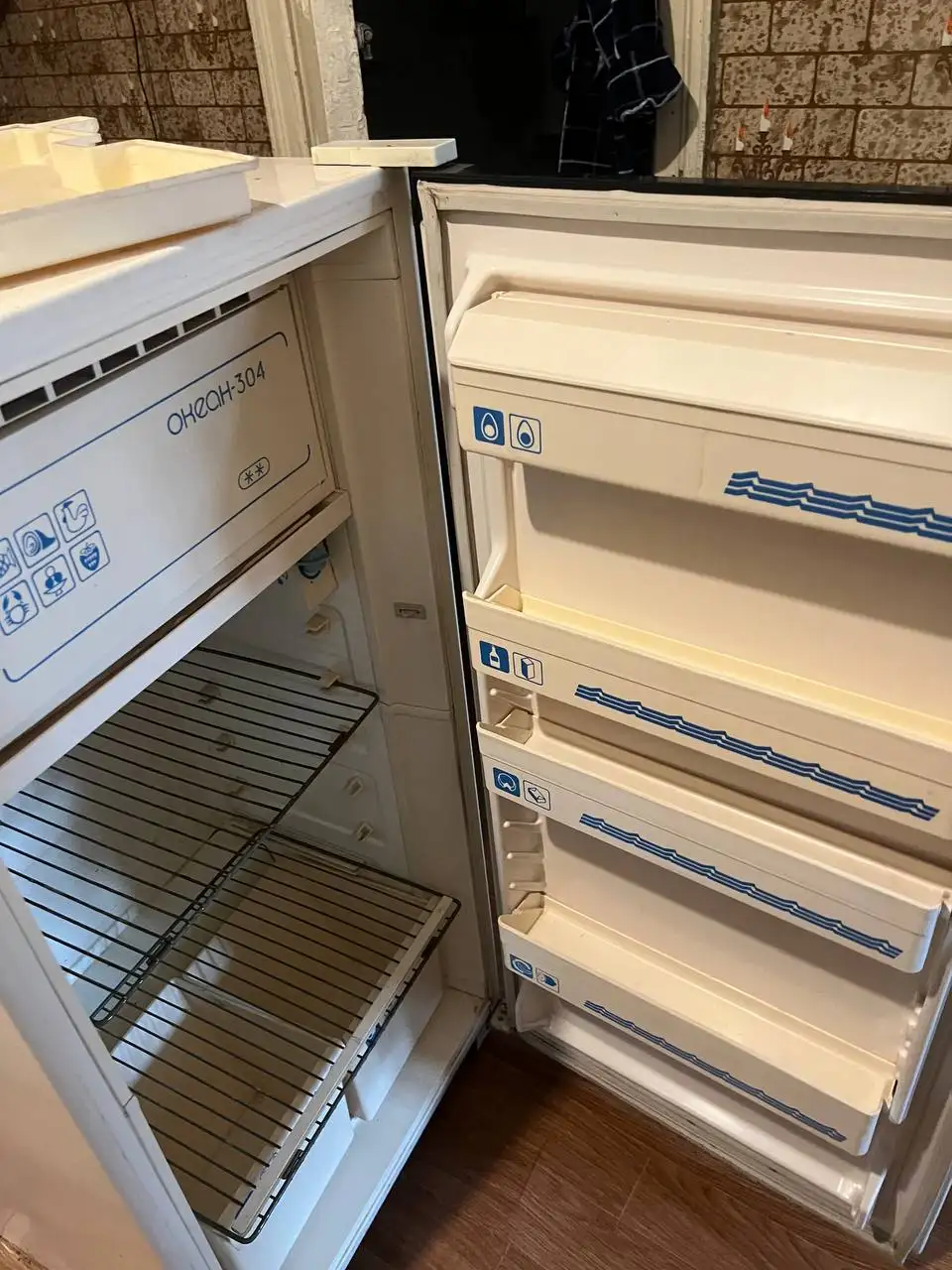 Холодильник на запчасти - Холодильники (Барахолка) в Новокузнецк