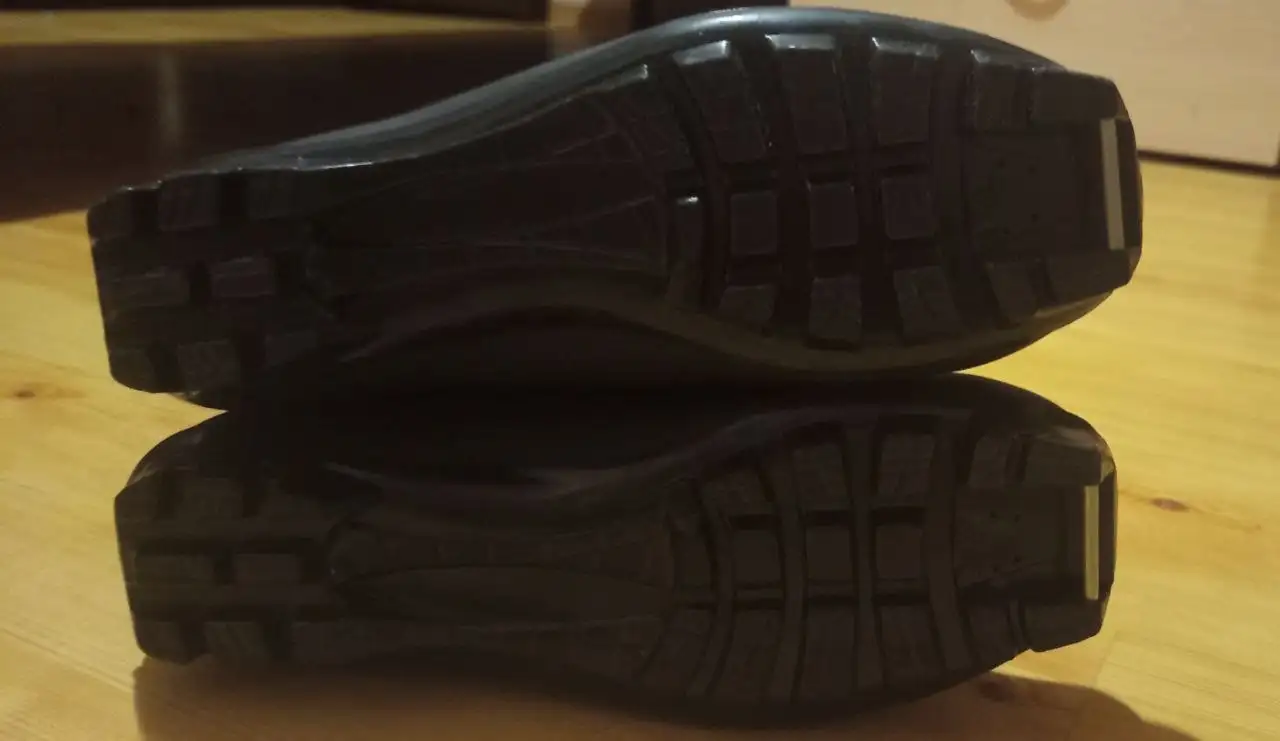 Лыжи и ботинки для горнолыжного спорта - Горнолыжное снаряжение (Хобби и отдых) в Новокузнецк