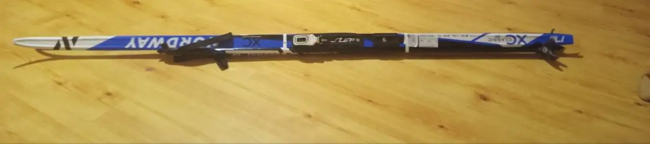 Лыжи и ботинки для горнолыжного спорта - Горнолыжное снаряжение (Хобби и отдых) в Новокузнецк