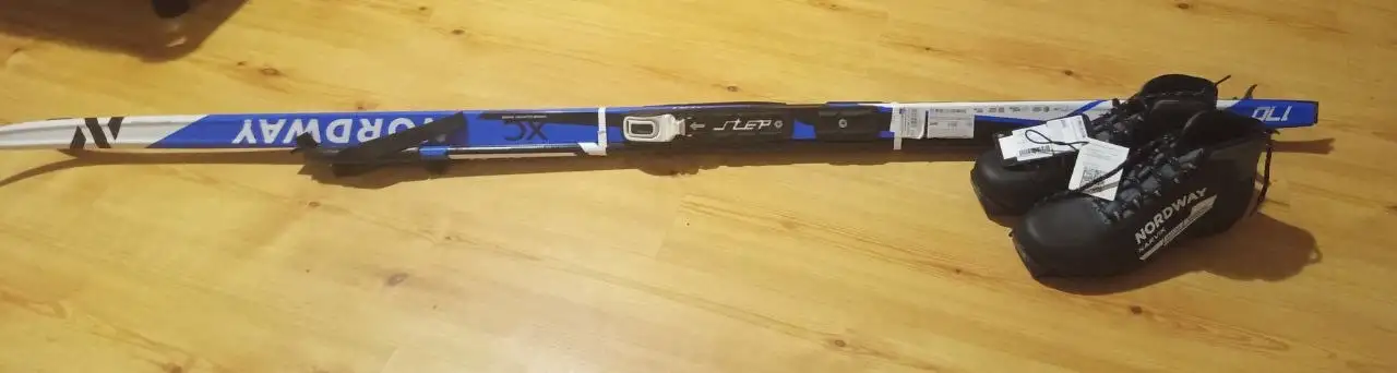 Лыжи и ботинки для горнолыжного спорта - Горнолыжное снаряжение (Хобби и отдых) в Новокузнецк