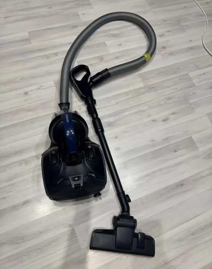 Отдаем пылесос, весы и микроволновку - Барахолка в Новокузнецк