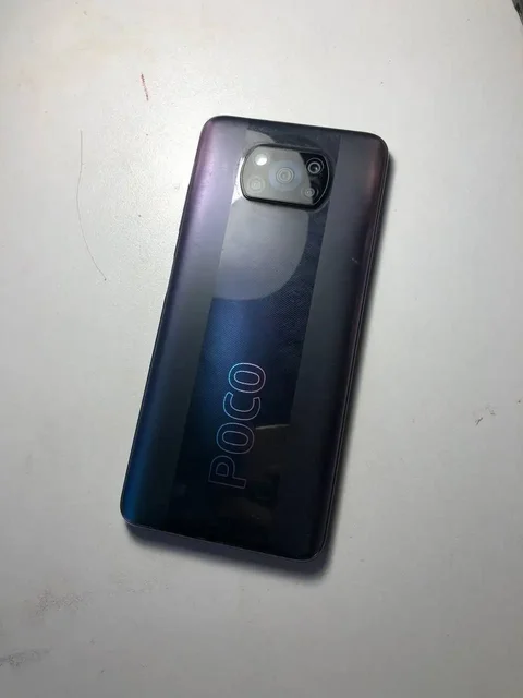 Продажа телефона Поко х3про с дефектом - Часы и браслеты в Новокузнецк