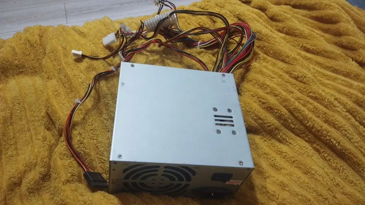 Продам блок питания 400 ватт - Компьютерные комплектующие (Электроника) в Новокузнецк