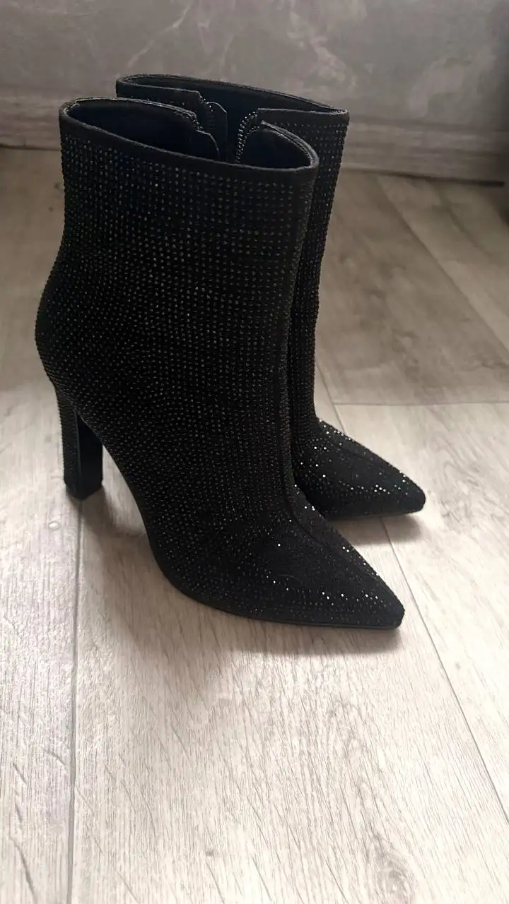 Продам женскую обувь 38 размер, каблук 9-10 см - Женская обувь (Одежда) в Новокузнецк