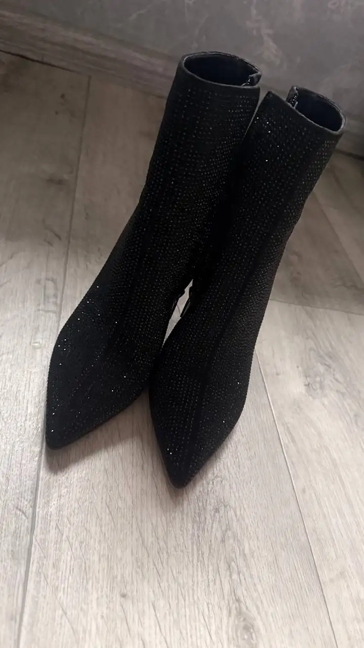 Продам женскую обувь 38 размер, каблук 9-10 см - Женская обувь (Одежда) в Новокузнецк