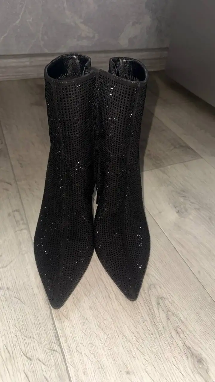 Продам женскую обувь 38 размер, каблук 9-10 см - Женская обувь (Одежда) в Новокузнецк