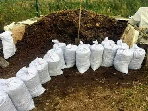 Продажа конского и коровьего перегноя в мешках - Удобрения (Для дома и дачи) в Новокузнецк