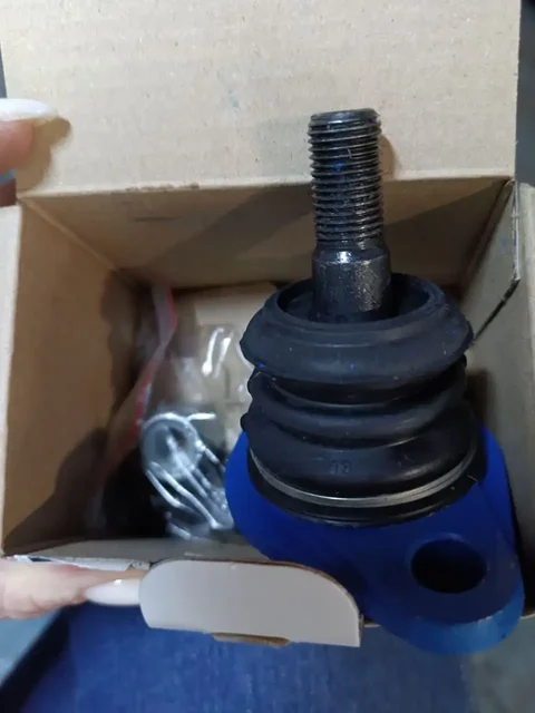 Продажа пуховика Guess - Верхняя одежда в Новокузнецк