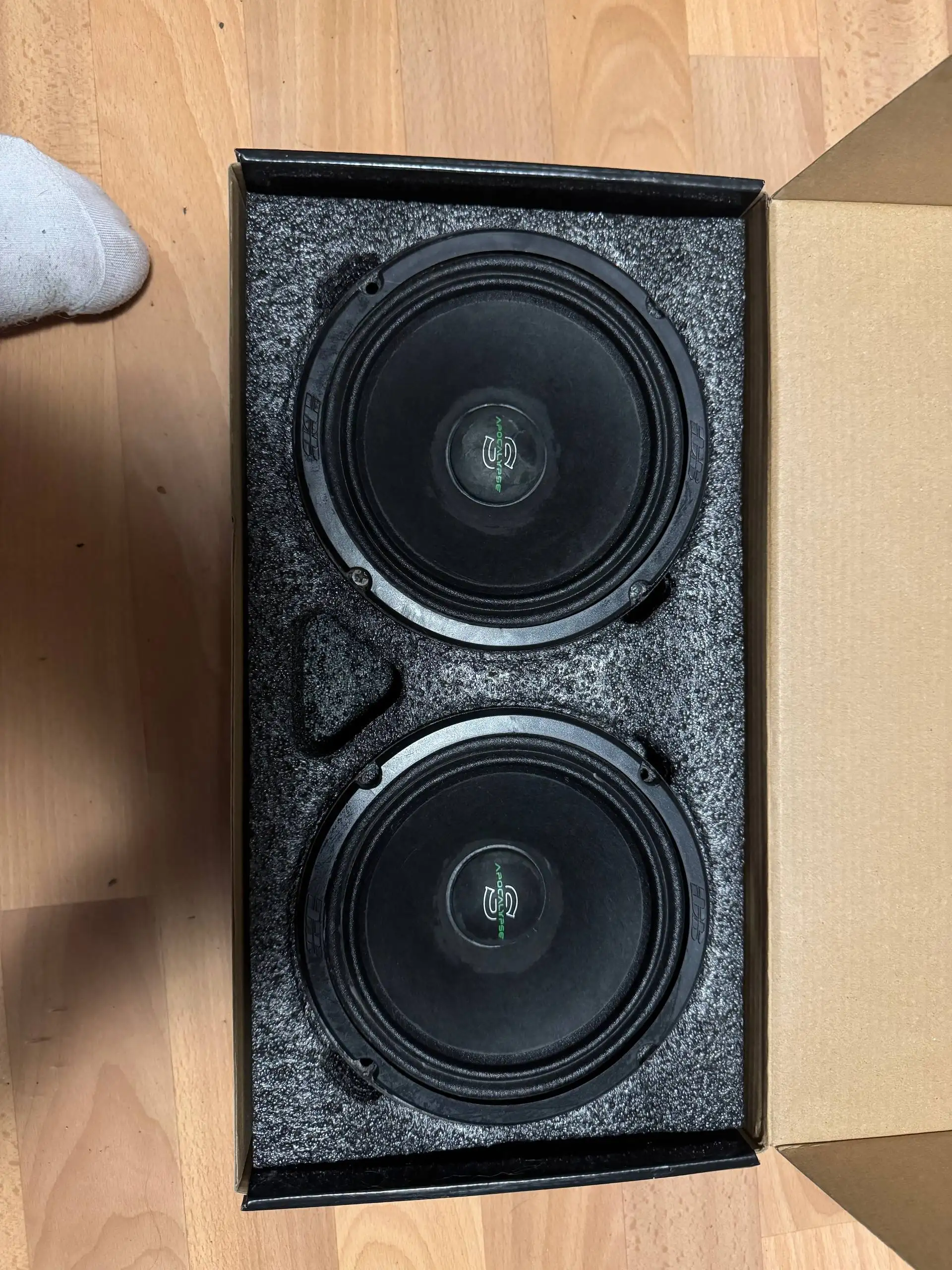 Продам сабвуфер, подиумы и динамики - Автозвук (Авто) в Санкт-Петербург