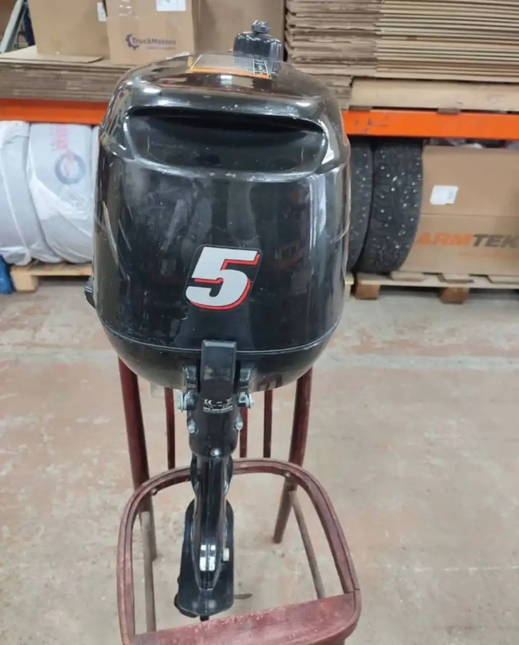 Продам лодочный мотор Suzuki 5 л.с - Лодочные моторы (Авто) в Новокузнецк