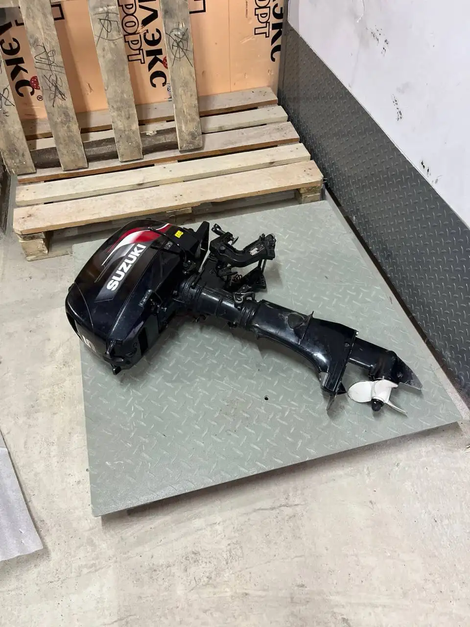 Продам лодочный мотор Suzuki 5 л.с - Лодочные моторы (Авто) в Новокузнецк