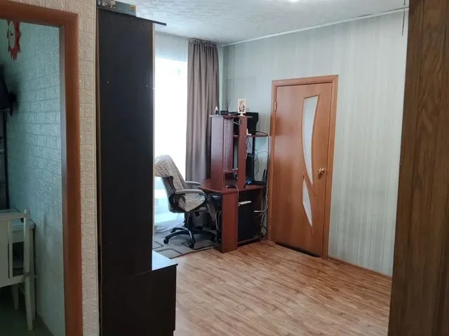 Продается 2-комнатная квартира - Гаражи и парковки в Новокузнецк