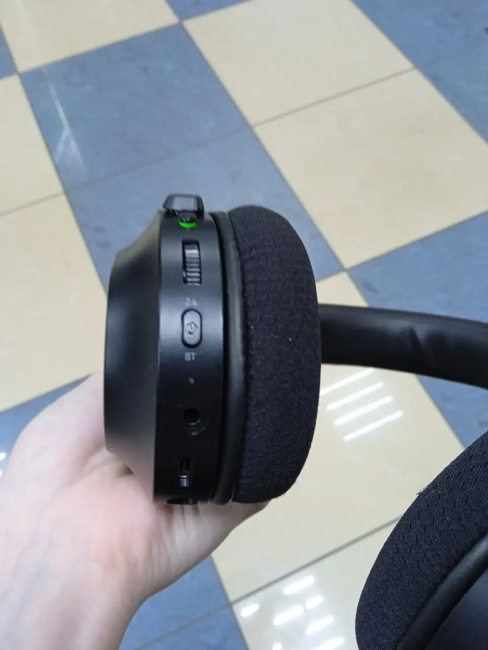 Продам беспроводные наушники Razer - Наушники и аудиотехника (Электроника) в Новокузнецк