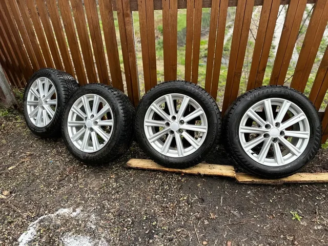 Комплект зимних колес 5x114.3 - Авто в Новокузнецк