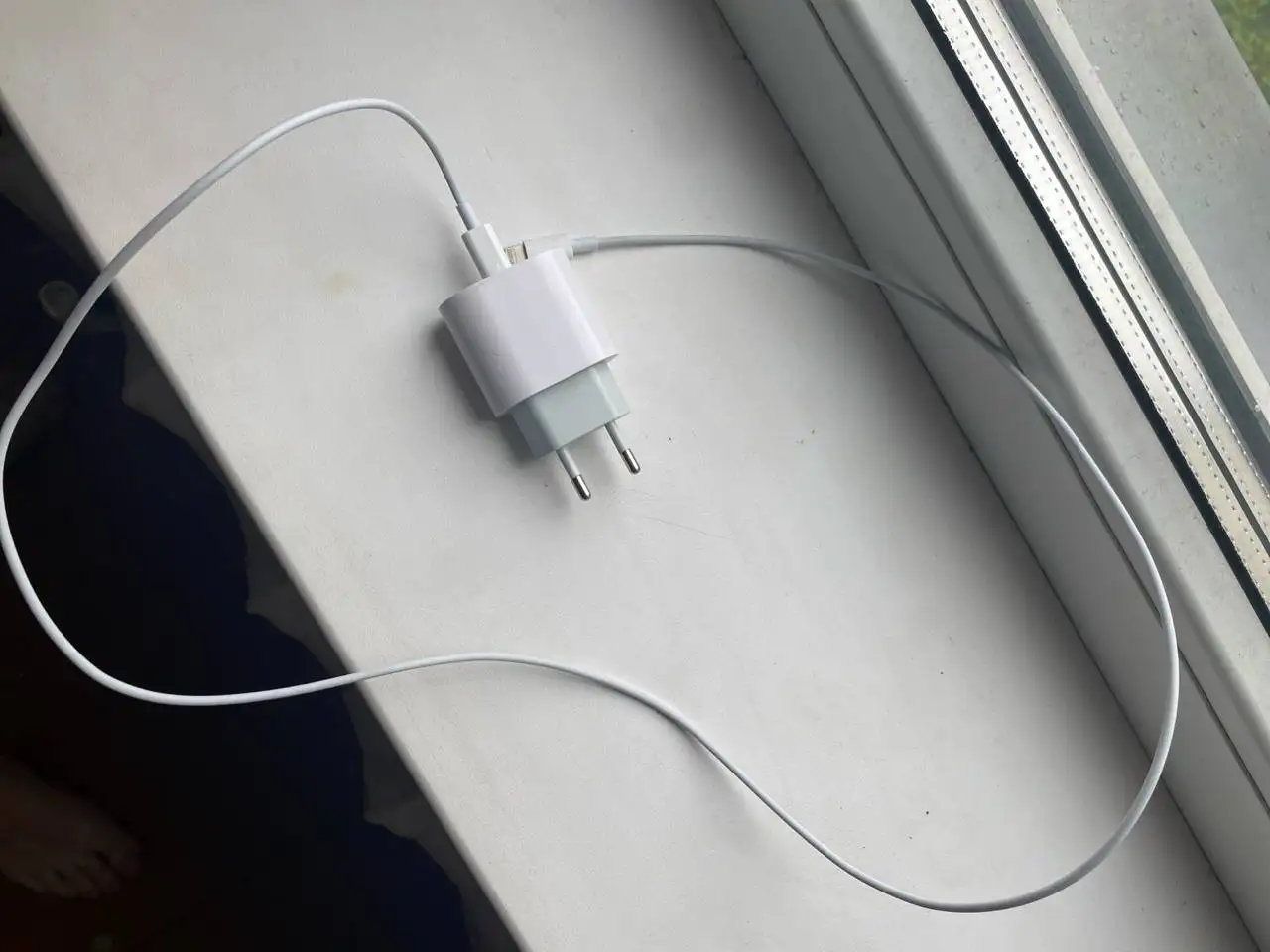 Ортез для ноги и зарядка для AirPods - Электроника в Новокузнецк