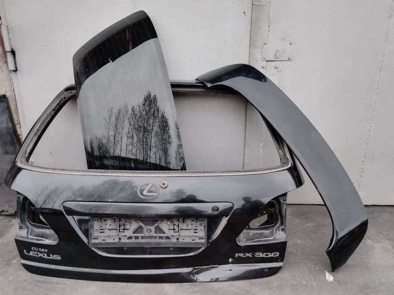 Продам заднюю крышку багажника - Кузовные запчасти (Авто) в Новокузнецк