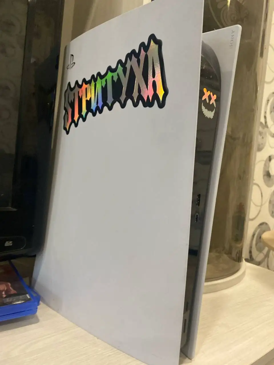 Продается PlayStation 5 с двумя геймпадами и играми - Игровые приставки (Электроника) в Новокузнецк