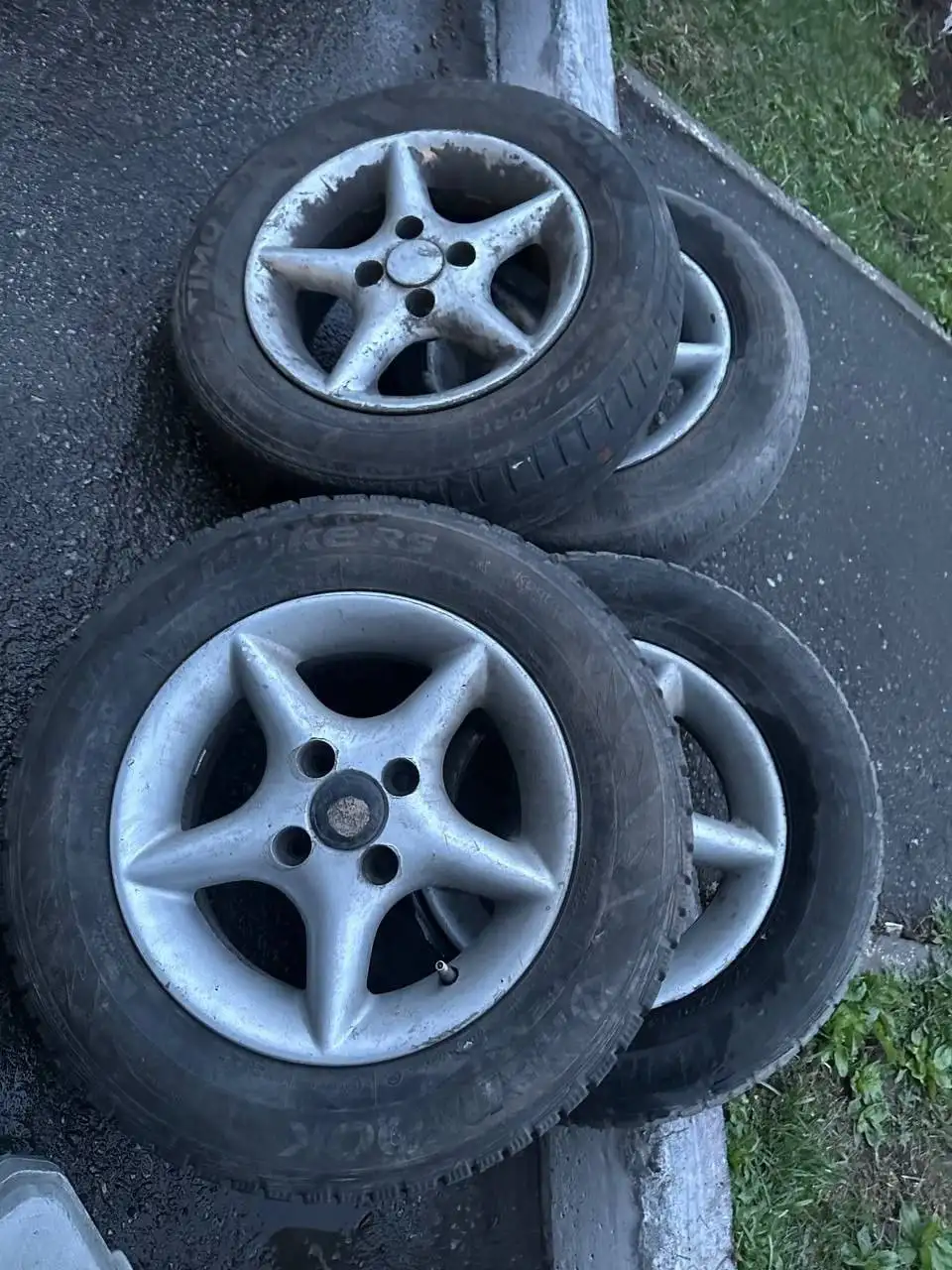 Продажа литья с резиной R13 - Шины и диски (Авто) в Новокузнецк