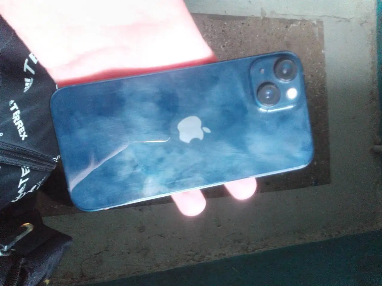 Обмен iPhone 13 128GB на iPhone 11 128GB с доплатой - Смартфоны и гаджеты (Электроника) в Новокузнецк