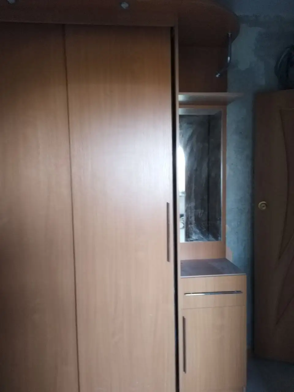 Продам двери и прихожку - Мебель (Для дома и дачи) в Новокузнецк