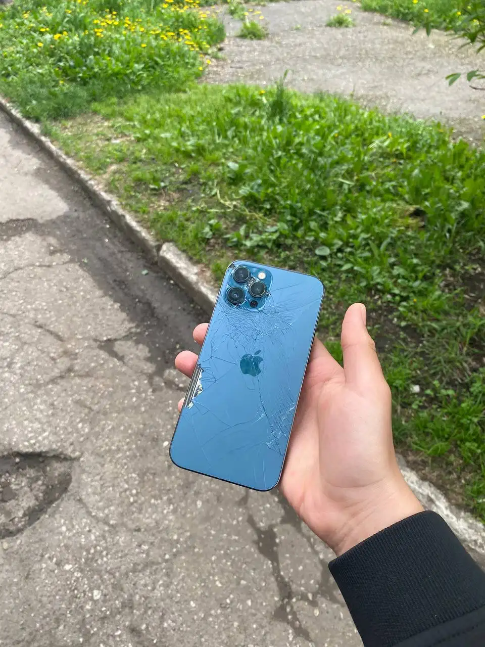 Обмен iPhone 12 Pro Max на 12 128/64 - Смартфоны и аксессуары (Электроника) в Новокузнецк