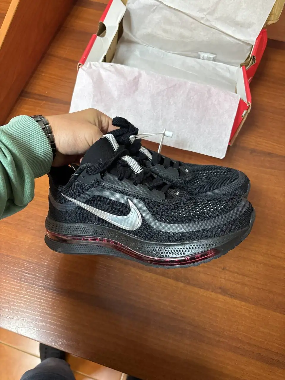 Продам новые кроссовки Nike - Обувь (Одежда) в Новокузнецк