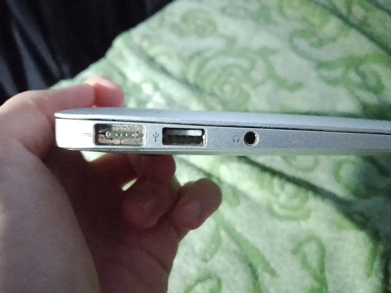 MacBook Air 2010 в нерабочем состоянии на запчасти - Ноутбуки (Электроника) в Новокузнецк