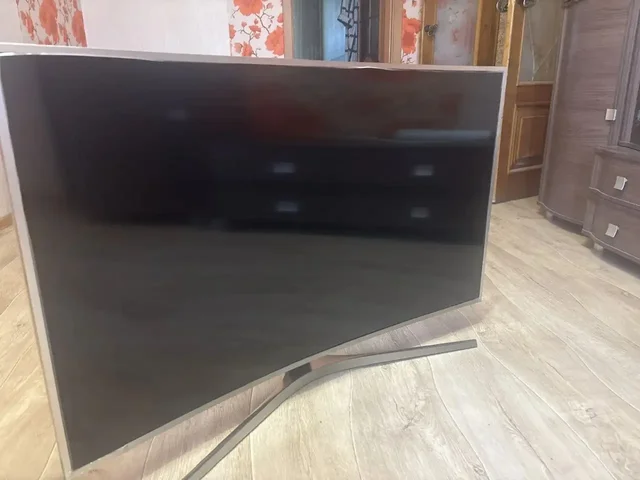 Продам телевизор Samsung 129 см изогнутый - Автоэлектроника в Новокузнецк