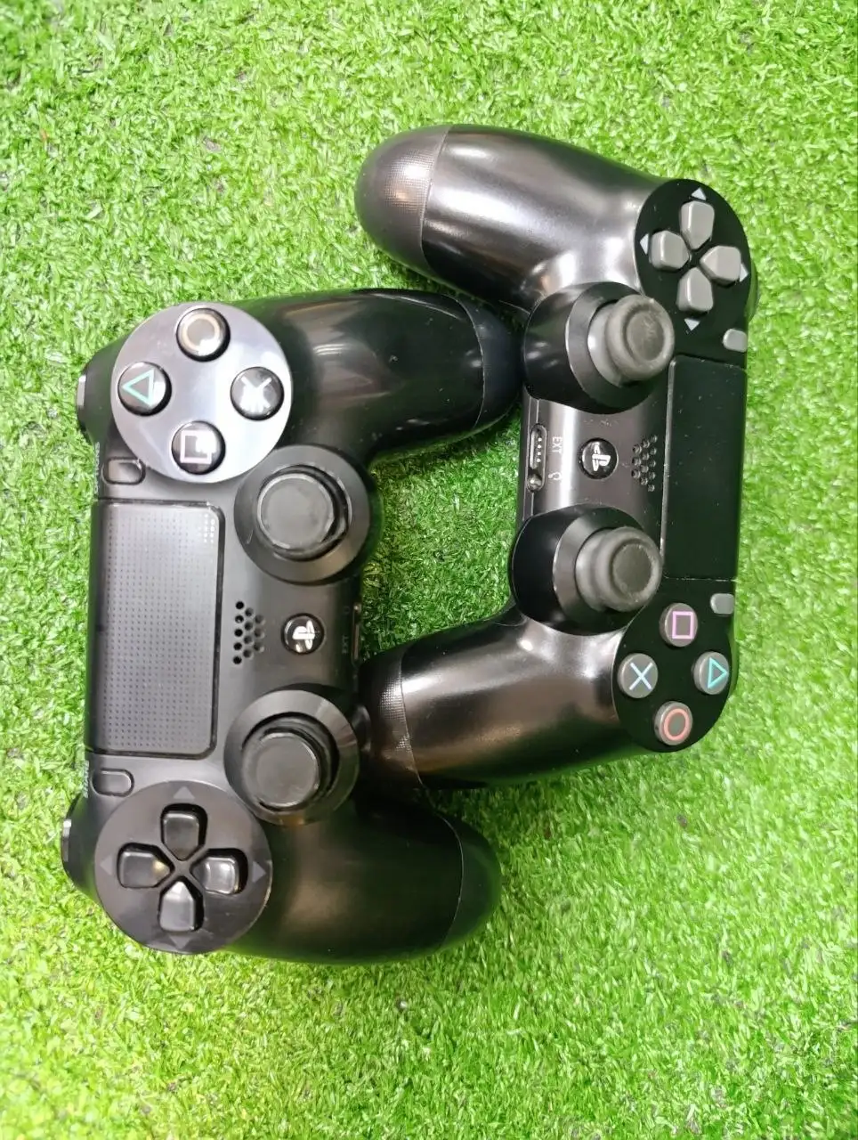 Продам Sony PlayStation 4 Slim 500GB с двумя геймпадами - Игровые приставки (Электроника) в Новокузнецк