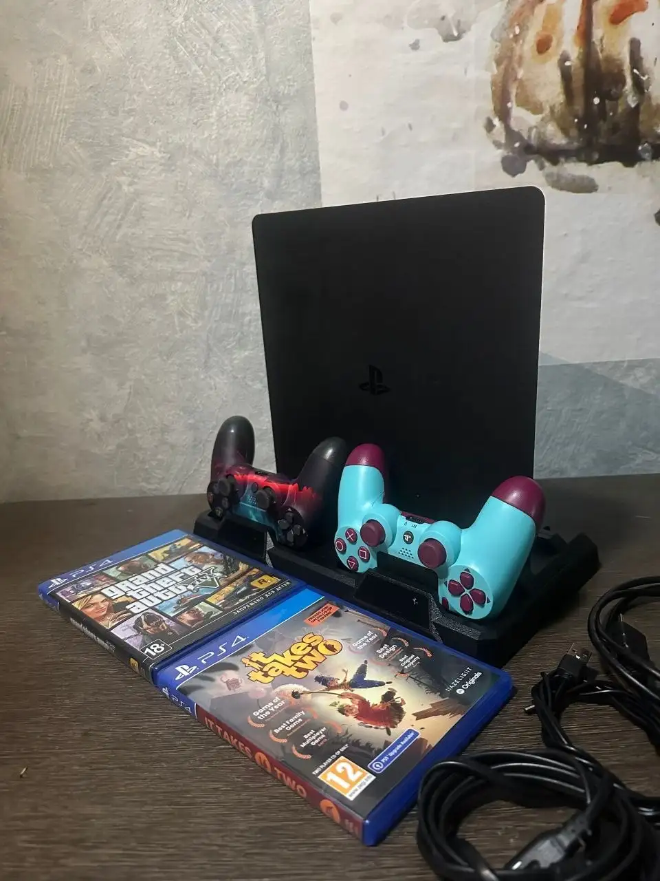 PS4 Slim 1TB с играми и подставкой, обмен на iPhone - Игровые консоли (Электроника) в Новокузнецк